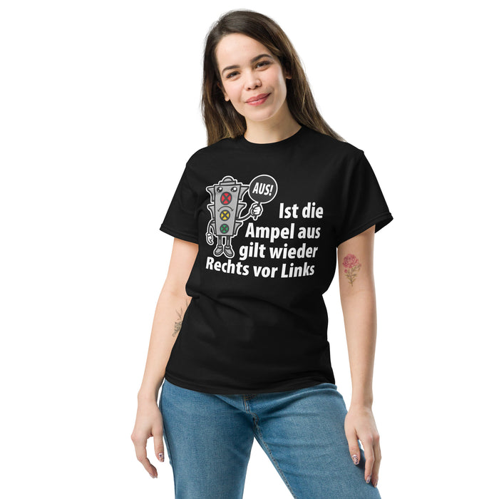 Klassisches T-Shirt "Rechts vor Links"