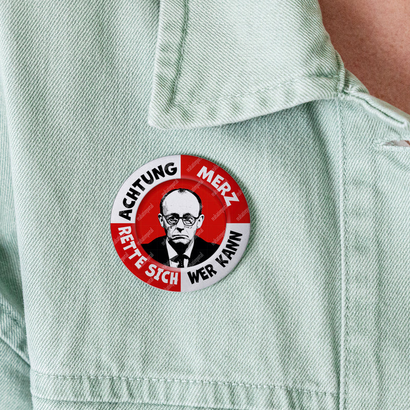 "Achtung Merz" Buttons groß 56 mm (5er Pack)