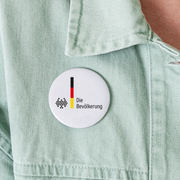 "Die Bevölkerung" Buttons groß 56 mm (5er Pack) - realsatireportal