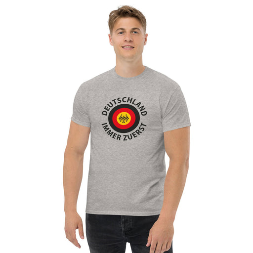 Klassisches T-Shirt "Deutschland immer zuerst" - realsatireportal