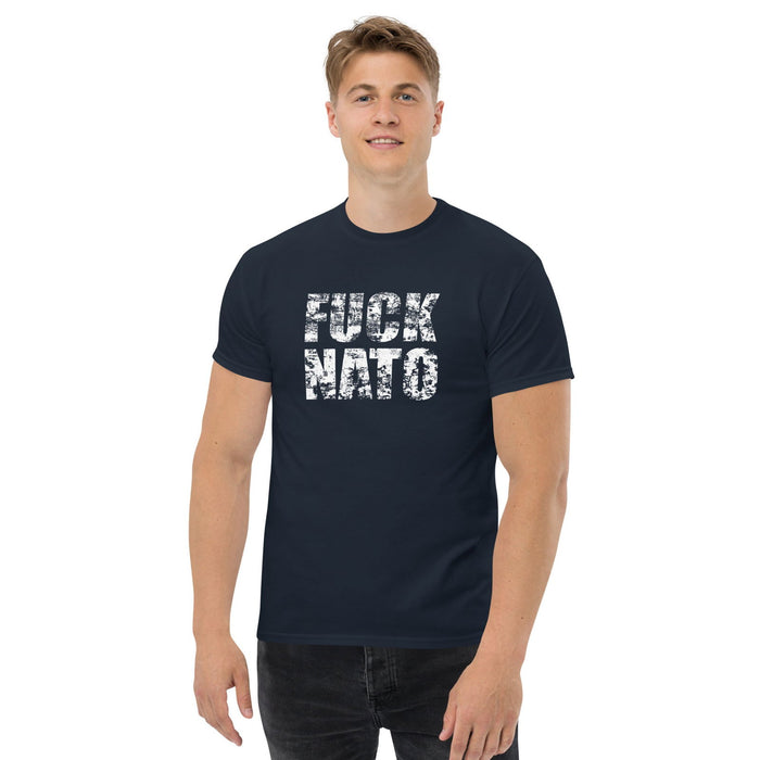 Klassisches T-Shirt "Fuck NATO" - realsatireportal