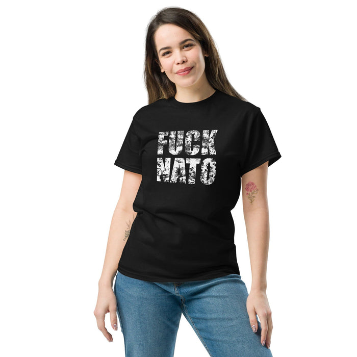 Klassisches T-Shirt "Fuck NATO" - realsatireportal